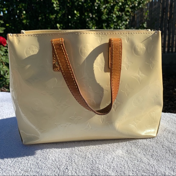 Louis Vuitton Vernis Read bag ๐ฅ Yellow - Picture 1 of 7